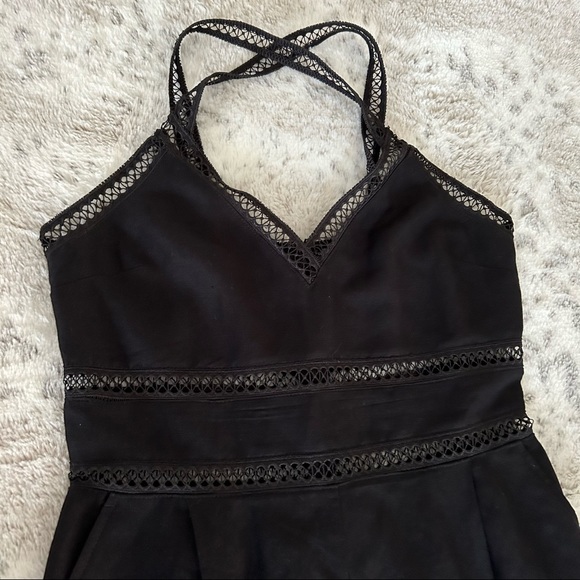 Express Linen Jumpsuit - Picture 7 of 9